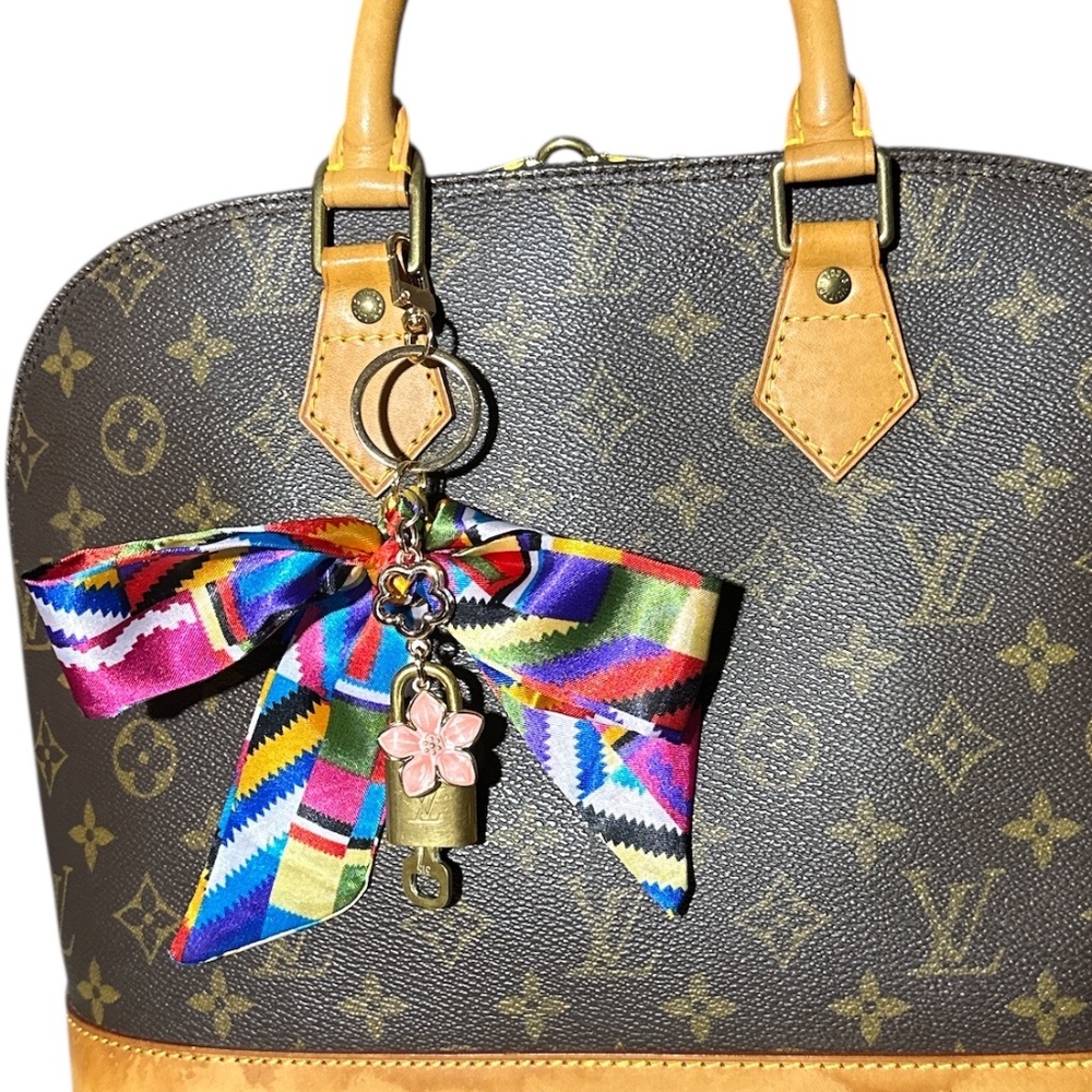 Twilly Scarf Bow Bag Charm w/Louis Vuitton Padlock & Key